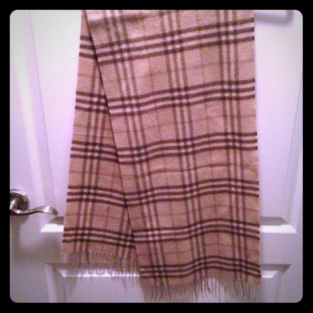 Burberry cashmere scarf